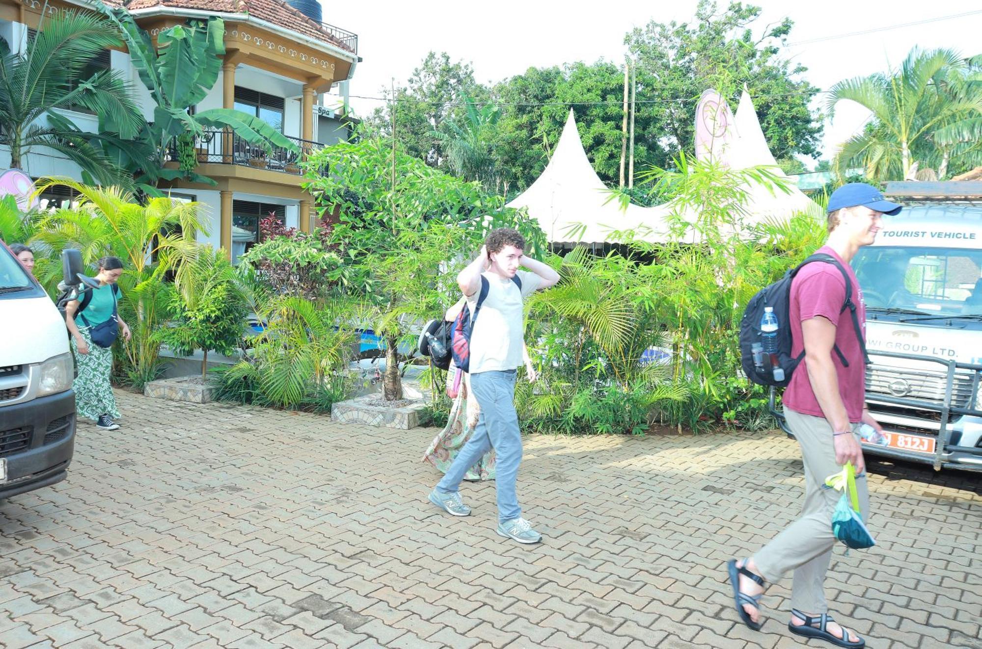Mowicribs Hotel And Spa Entebbe Esterno foto