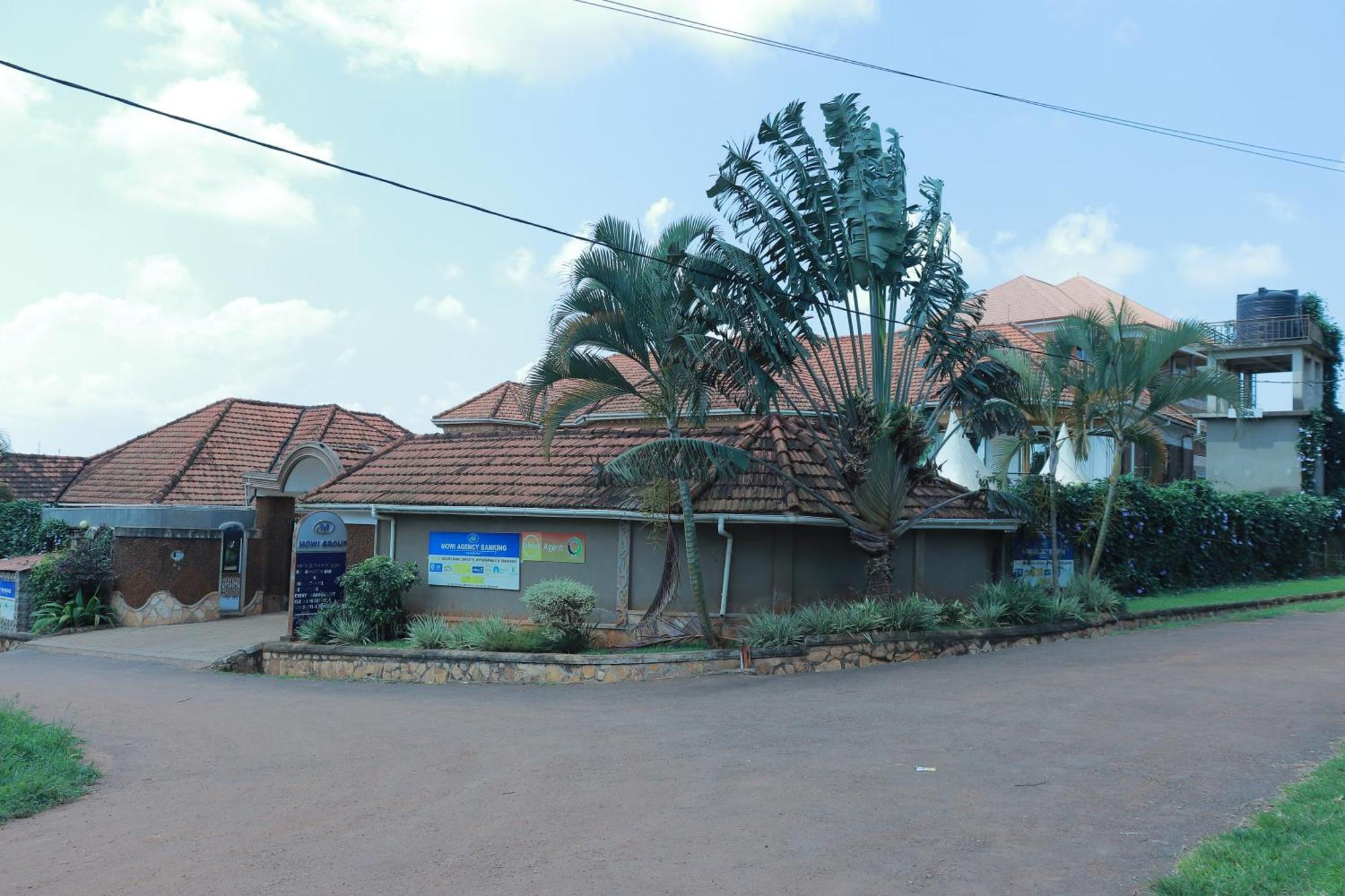 Mowicribs Hotel And Spa Entebbe Esterno foto