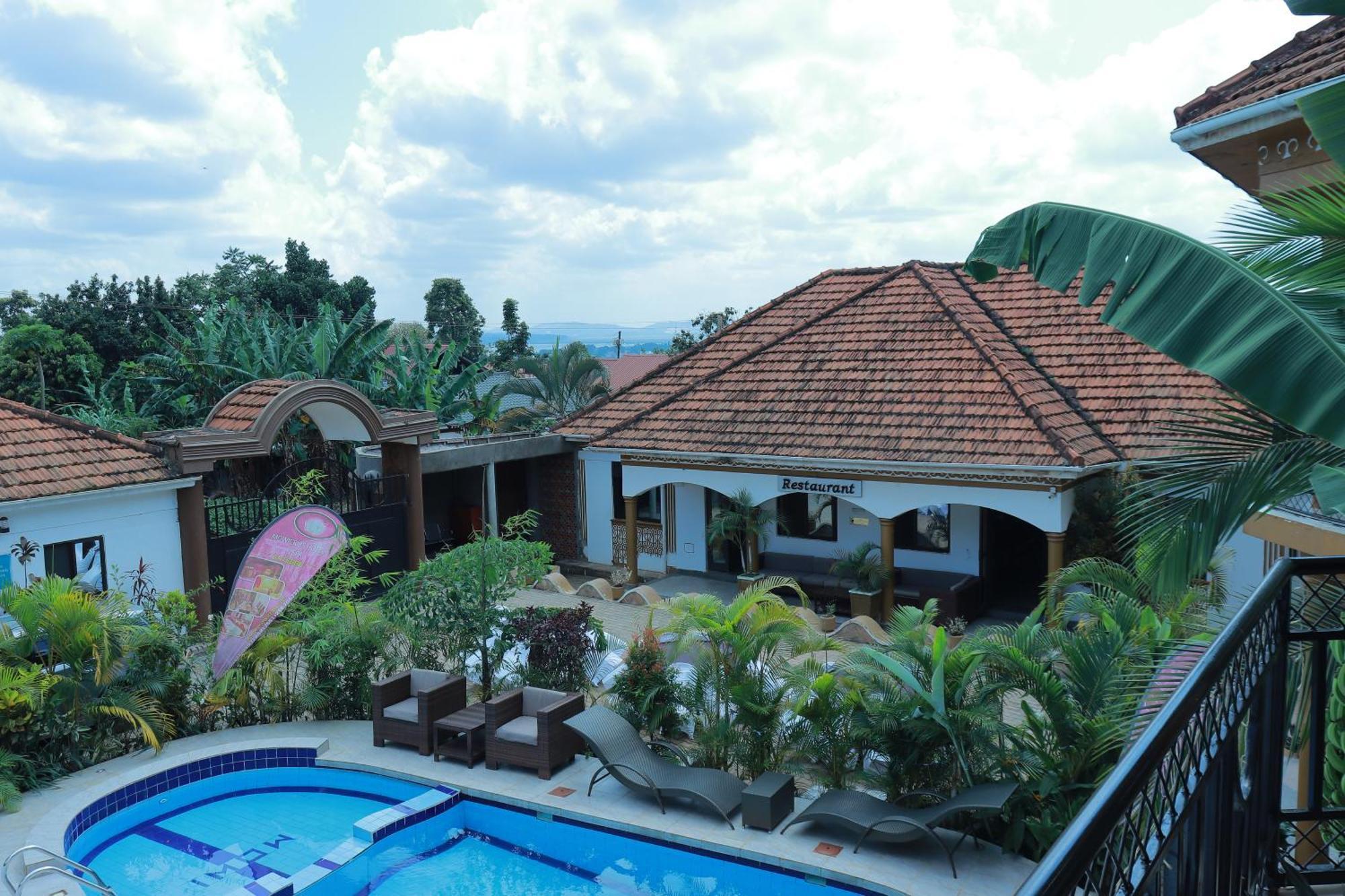Mowicribs Hotel And Spa Entebbe Esterno foto