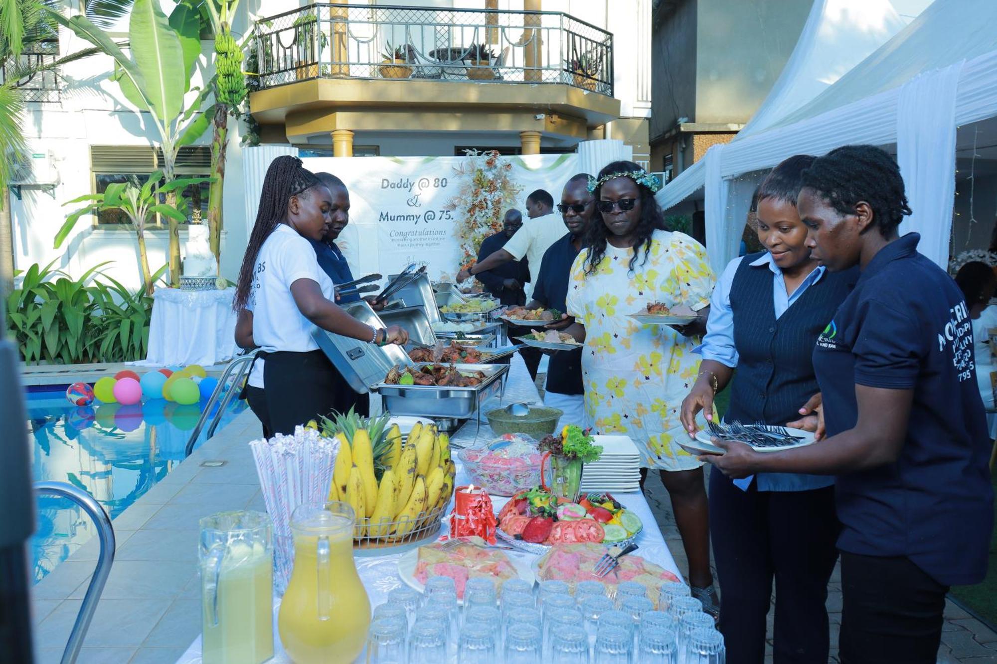 Mowicribs Hotel And Spa Entebbe Esterno foto