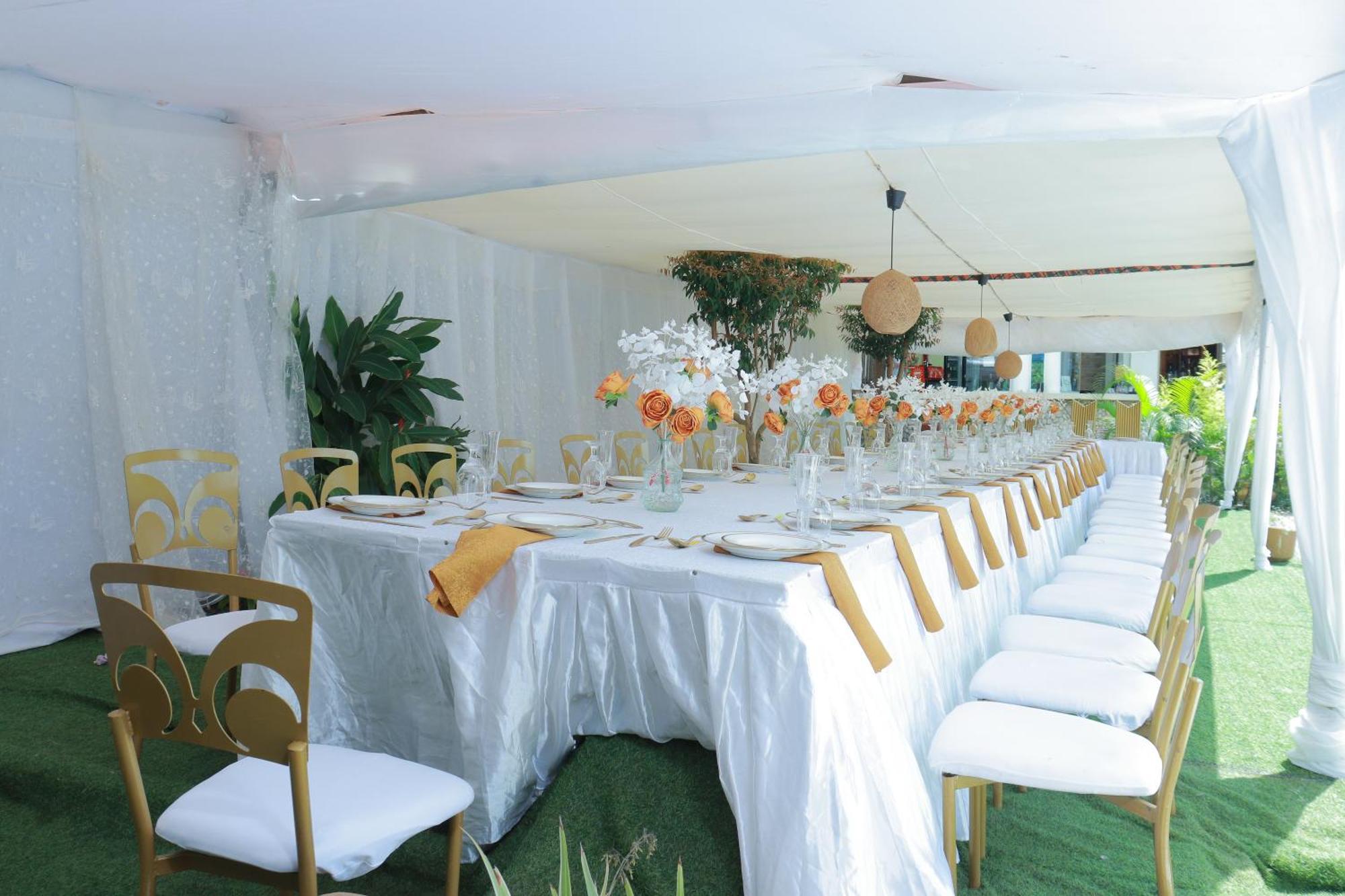 Mowicribs Hotel And Spa Entebbe Esterno foto