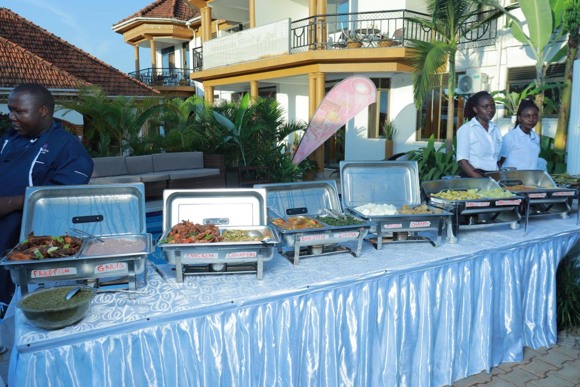 Mowicribs Hotel And Spa Entebbe Esterno foto