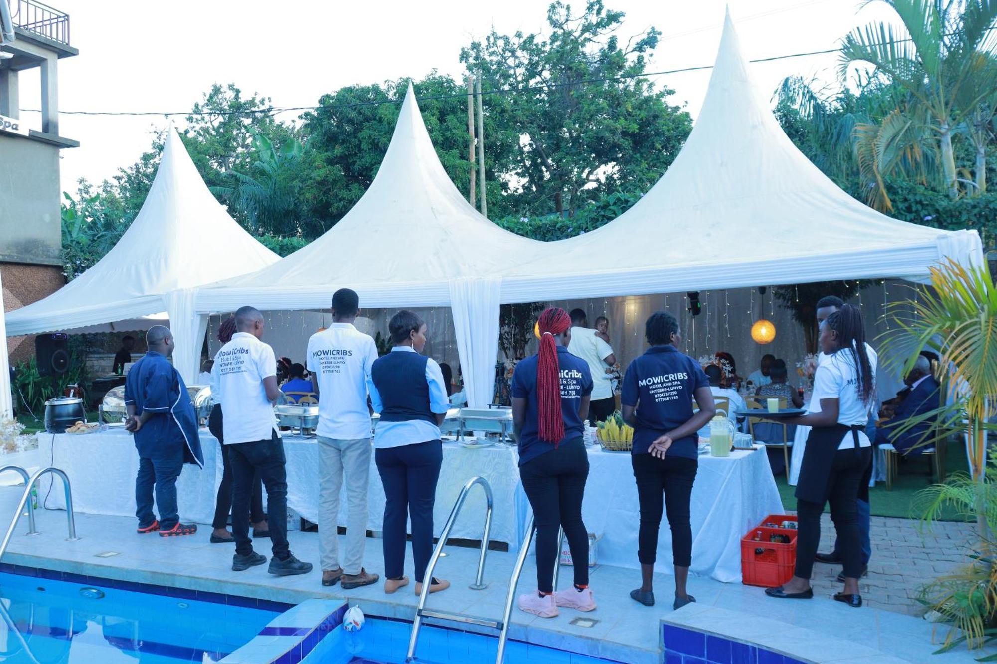 Mowicribs Hotel And Spa Entebbe Esterno foto