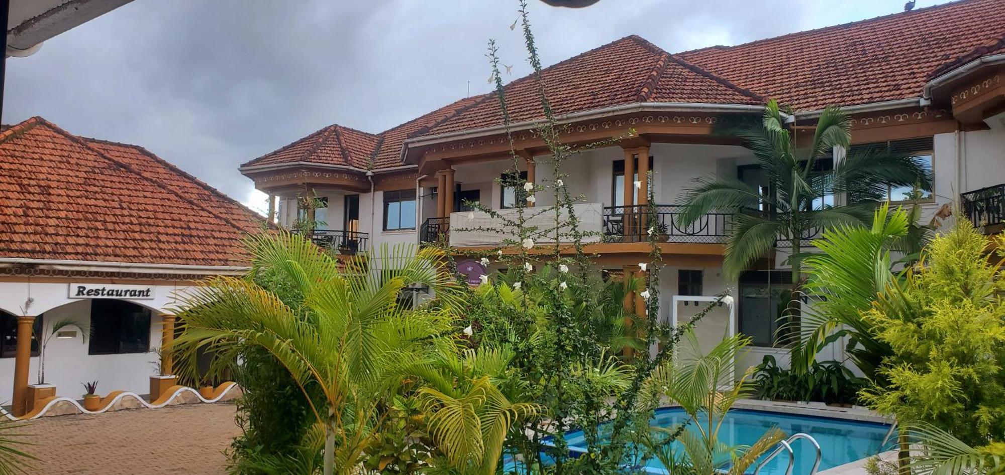 Mowicribs Hotel And Spa Entebbe Esterno foto